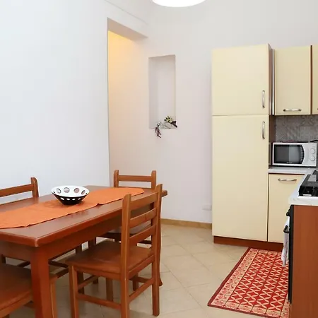 Izzhome Orange *