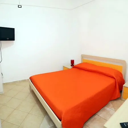 Izzhome Orange * Ragusa